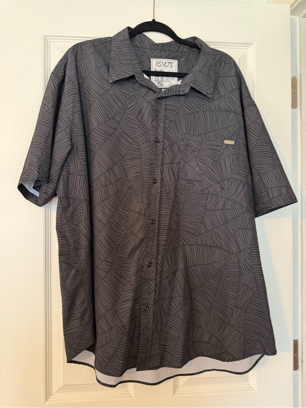 RSVLTS Men's Short Sleeve Button-Up Shirt in Black with Leaf-Print